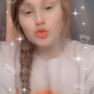 Meet your Posher, Lacey